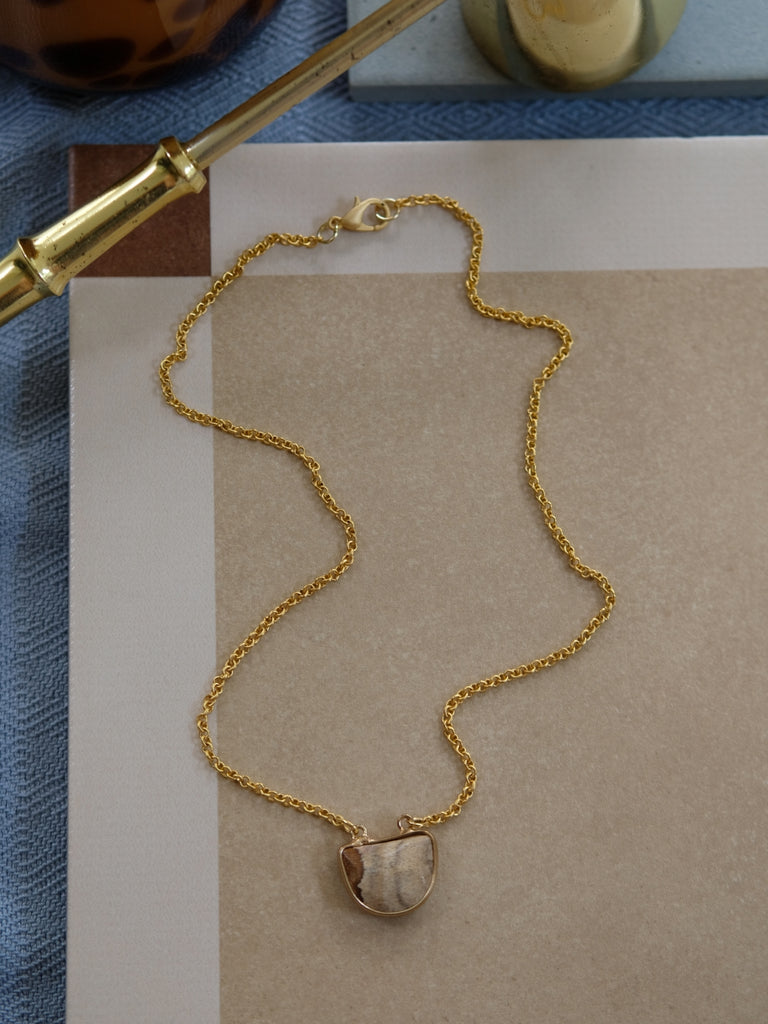 Holiday x 12 - Aisha