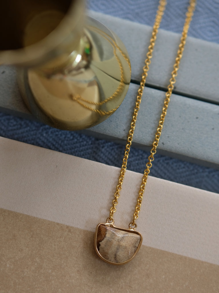 Holiday x 12 - Aisha