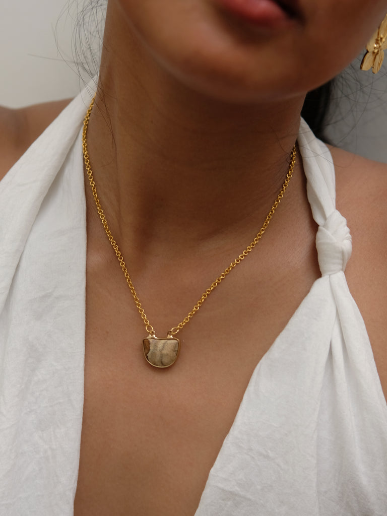 Holiday x 12 - Aisha