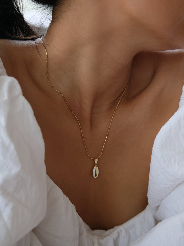 Charms Bar - White Puka Shell