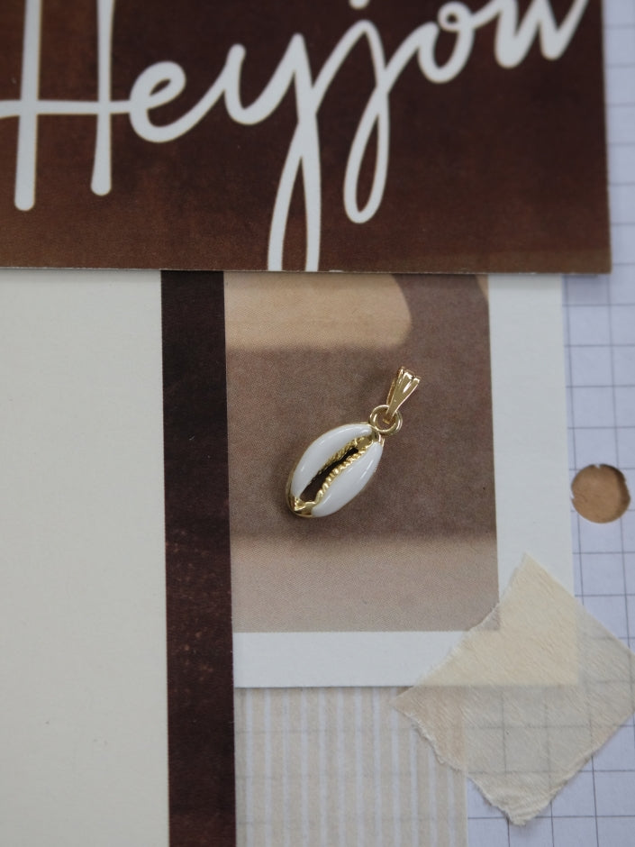 Charms Bar - White Puka Shell
