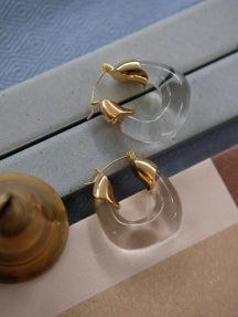Holiday x 12 - Edie Earrings in Clear Quartz