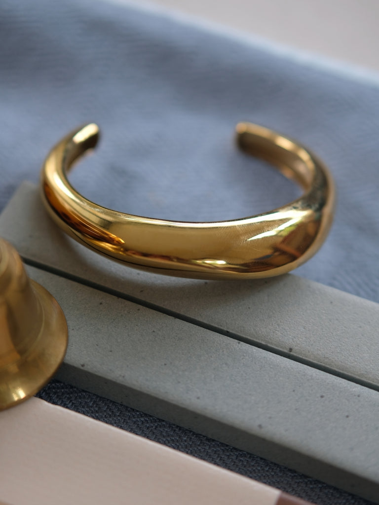 Holiday x 12 - Maia Bangle